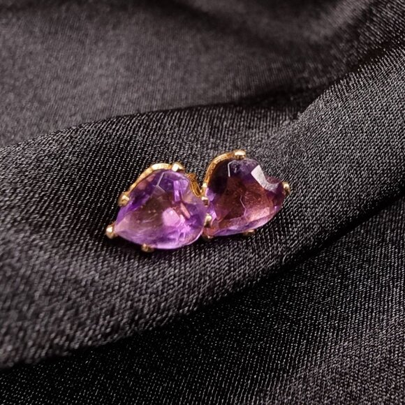 Vintage 14K Gold Heart-Shaped Amethyst Stud Earrings - Picture 4 of 5